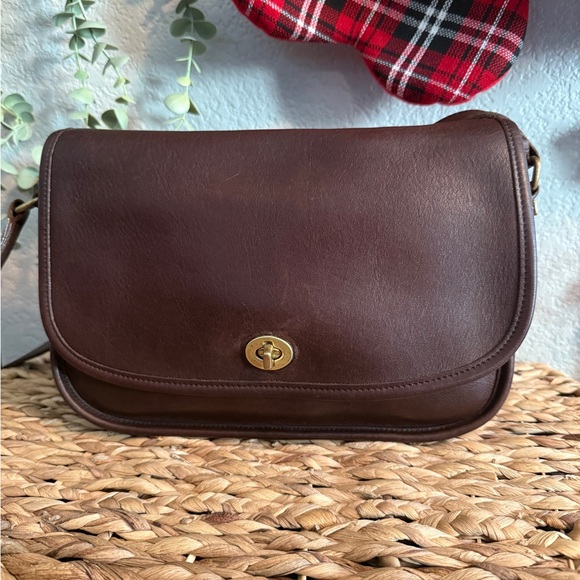 Coach Handbags - Vintage Coach Mahogany City Bag 9790